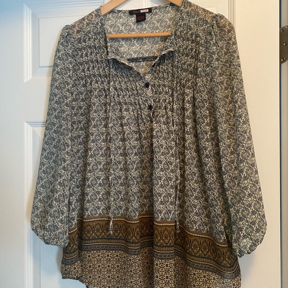 Black Note Tops - Elegant Blue and Brown Patterned Blouse